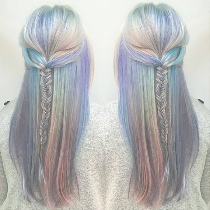 Holographic hair: il nuovo trend per capelli da fata